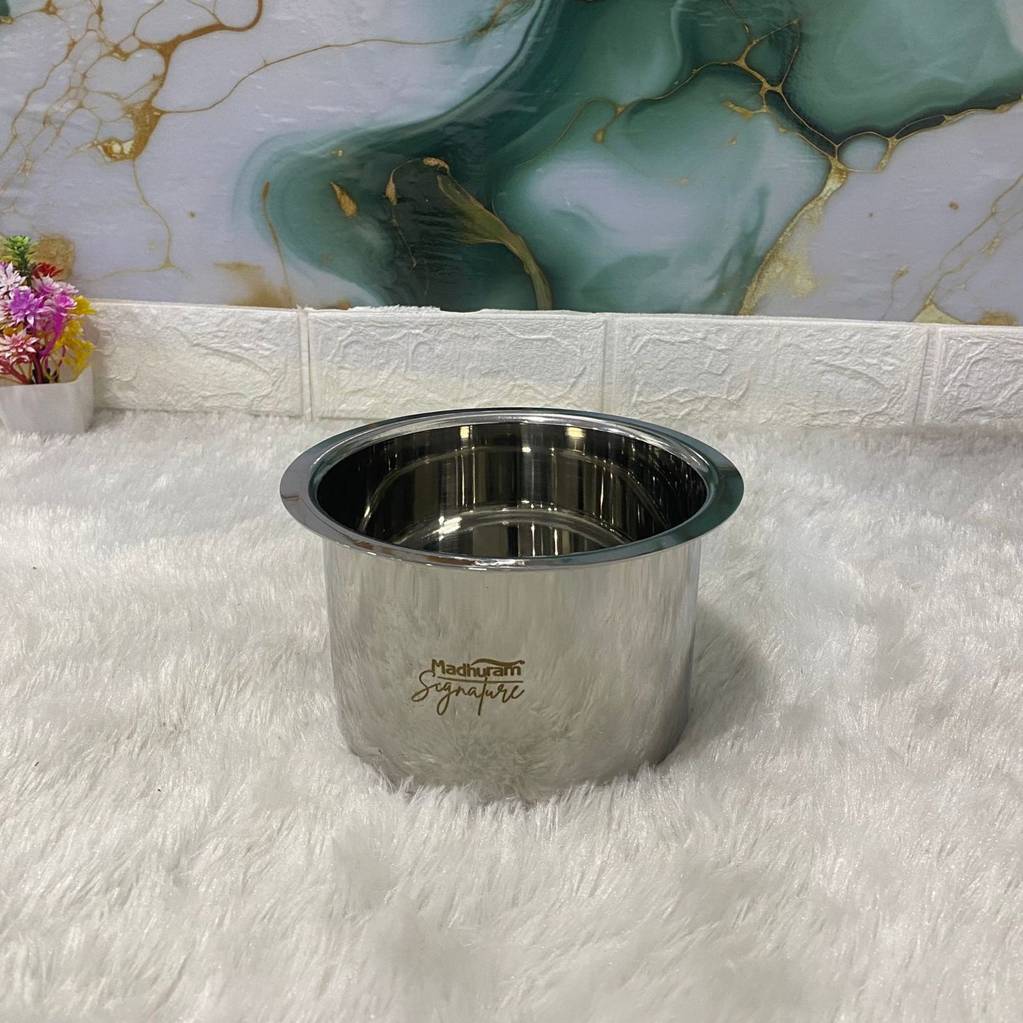 AM7580 Madhuram Signature Premium Stainless Steel Deep Container (1325 ml, 10x13x13 cm)