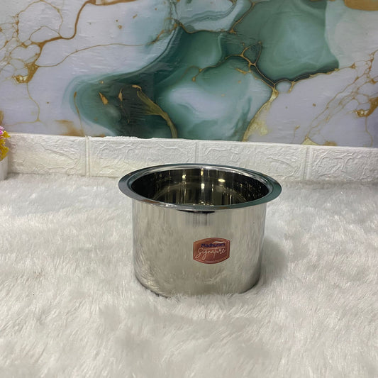 AM7580 Madhuram Signature Premium Stainless Steel Deep Container (1325 ml, 10x13x13 cm)