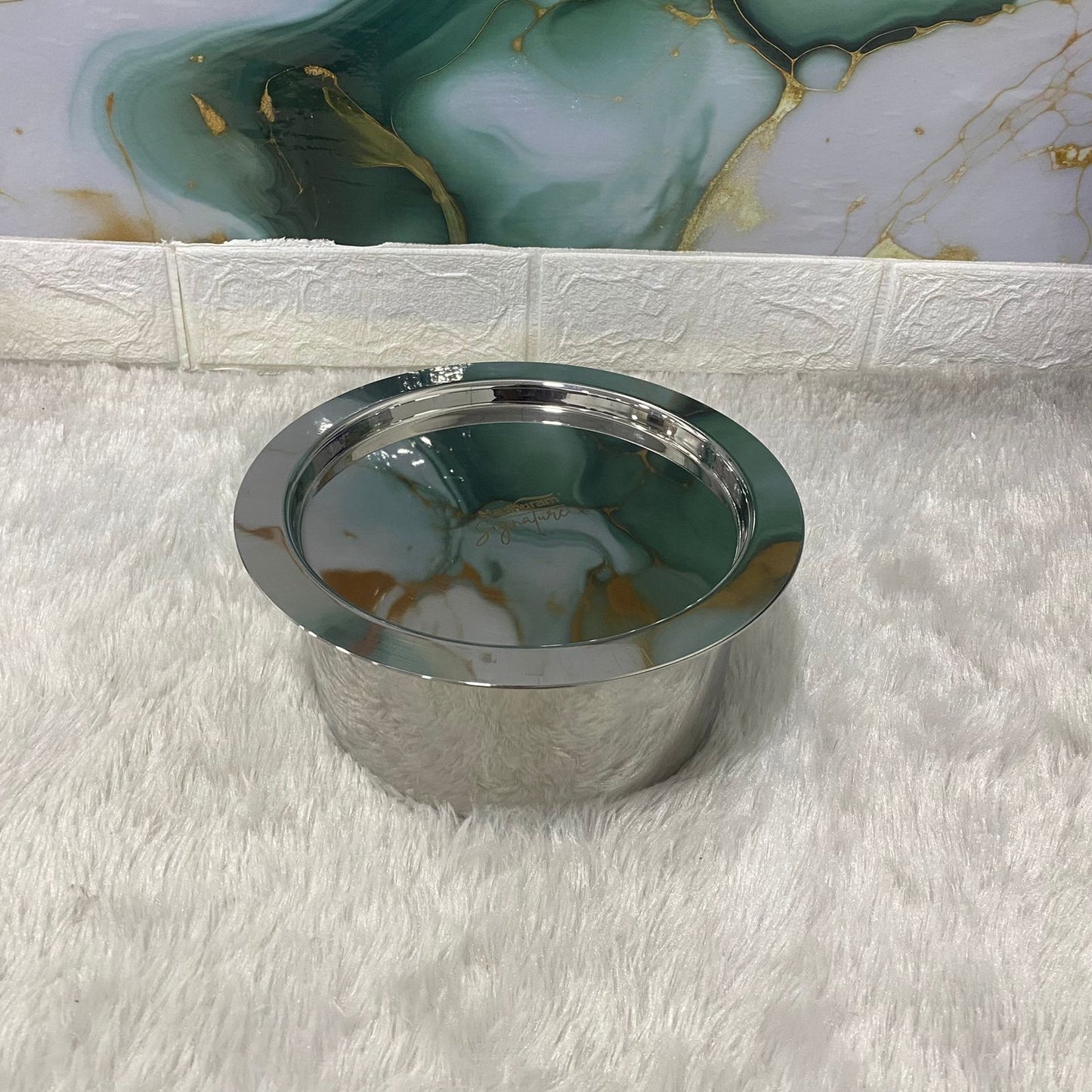AM7597 Madhuram Signature 2000ml Stainless Steel Deep Tope with Lid (10x16x16 cm)