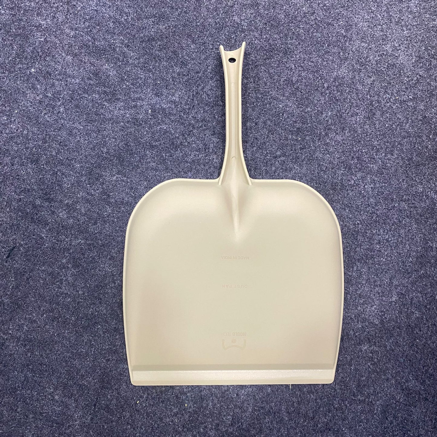 AM7632 Durable Plastic Dustpan with Long Ergonomic Handle for Easy Home and Office Cleaning