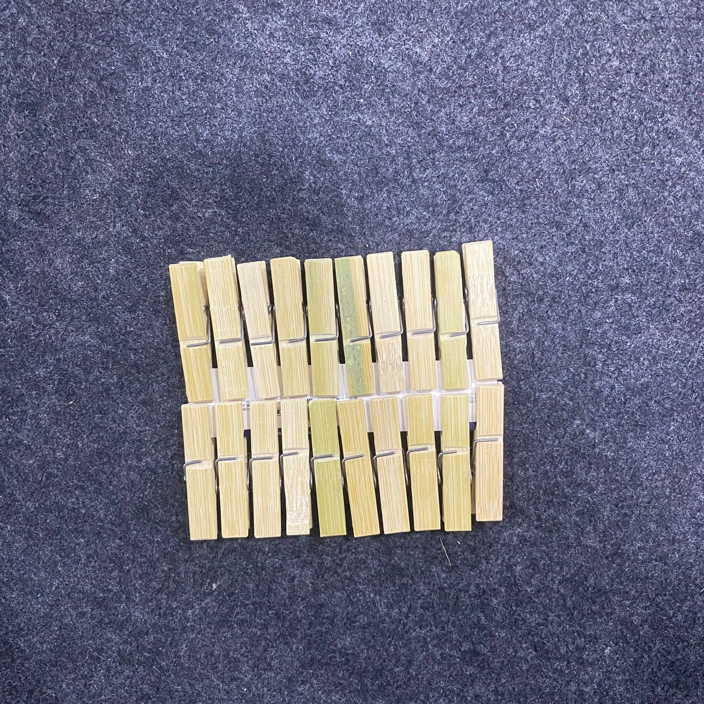 AM7668 Xintong Eco Friendly Heavy Duty Bamboo Clothes Pegs Clamps for Drying Laundry 20 Pcs