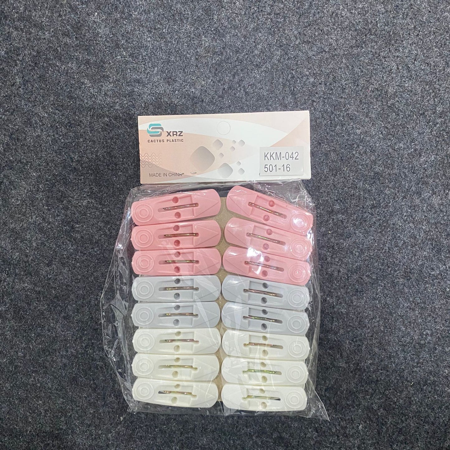 AM7671 Xrz Cactus Plastic Heavy Duty Laundry Clothes Pegs Hanging Clips 16 Pcs Pack