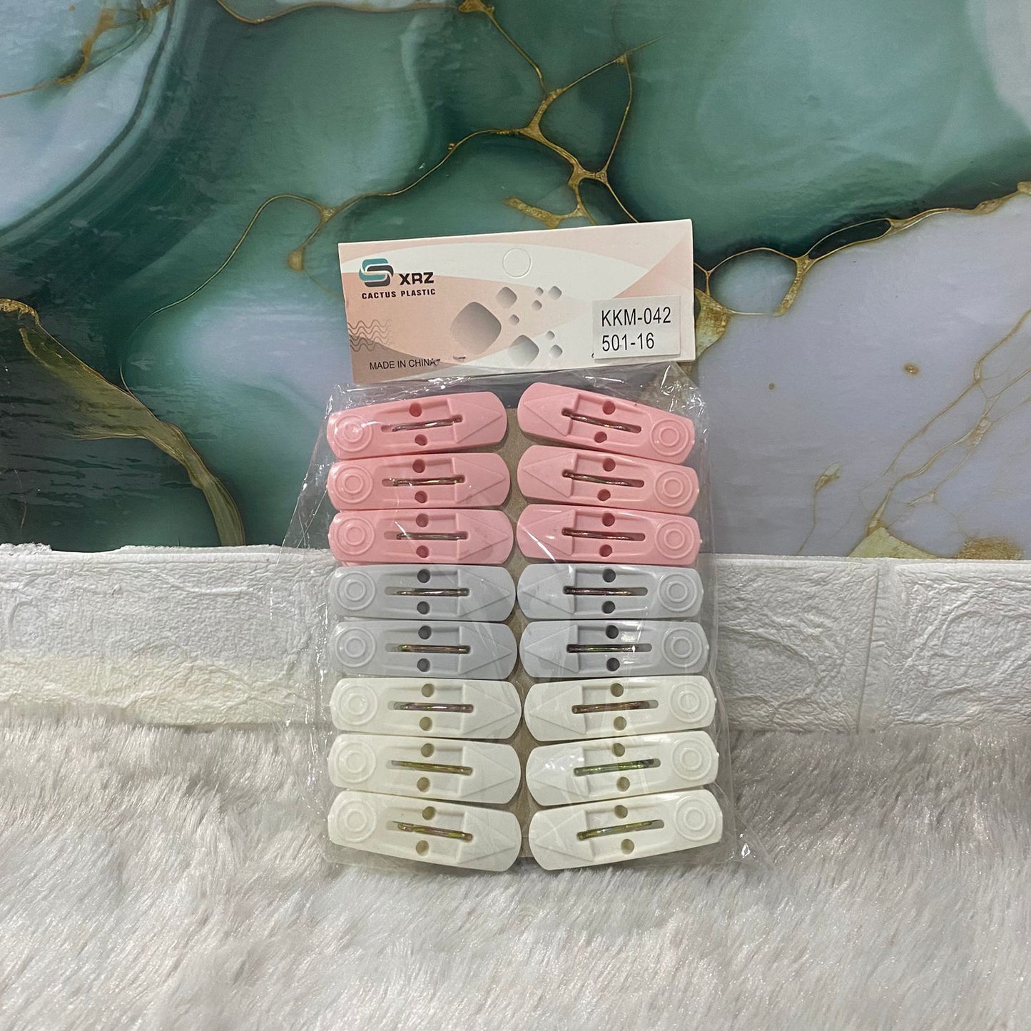 AM7671 Xrz Cactus Plastic Heavy Duty Laundry Clothes Pegs Hanging Clips 16 Pcs Pack