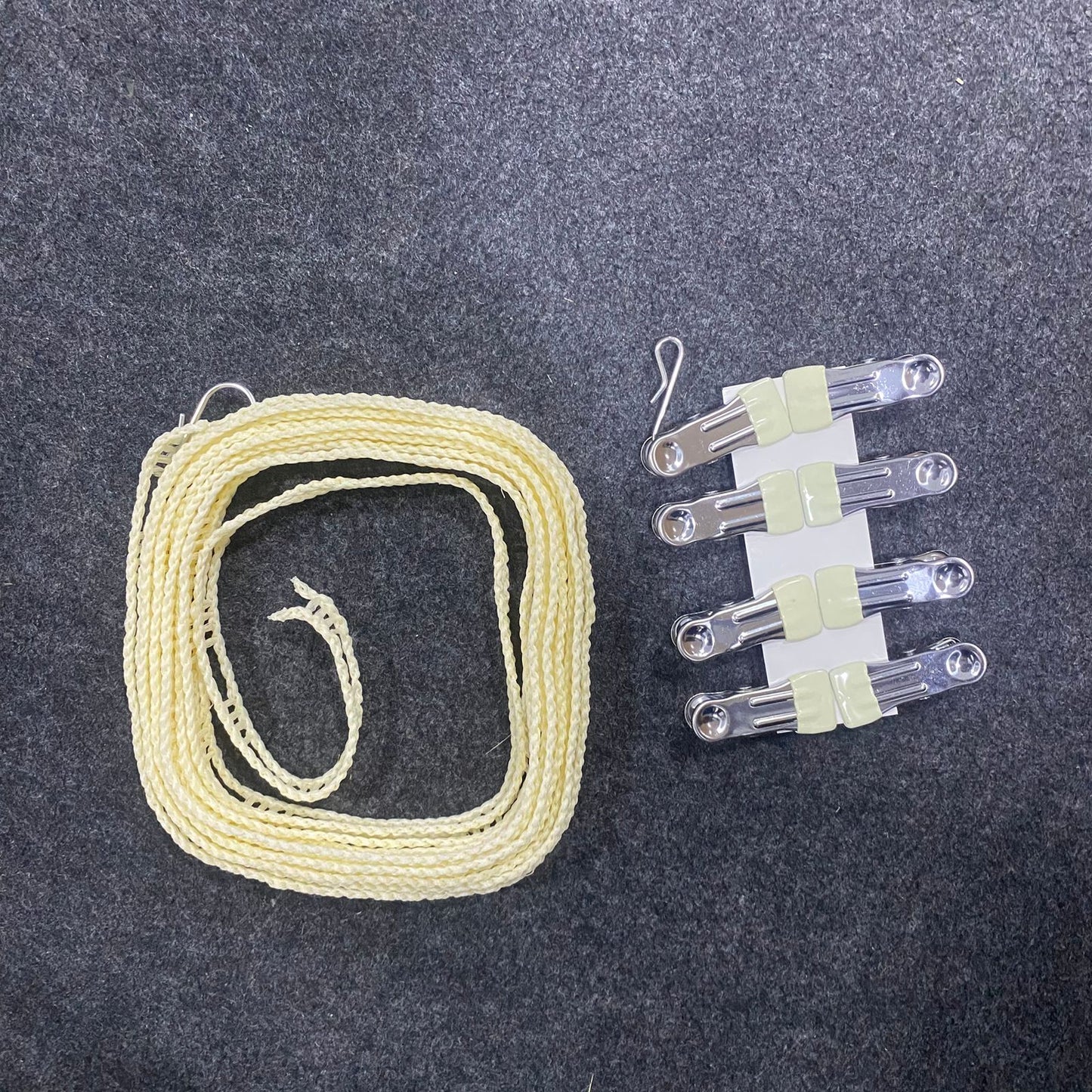 AM7672 Qiaoxifu Travel Portable Windproof Clothesline Rope With Hooks And 8 Metal Clips