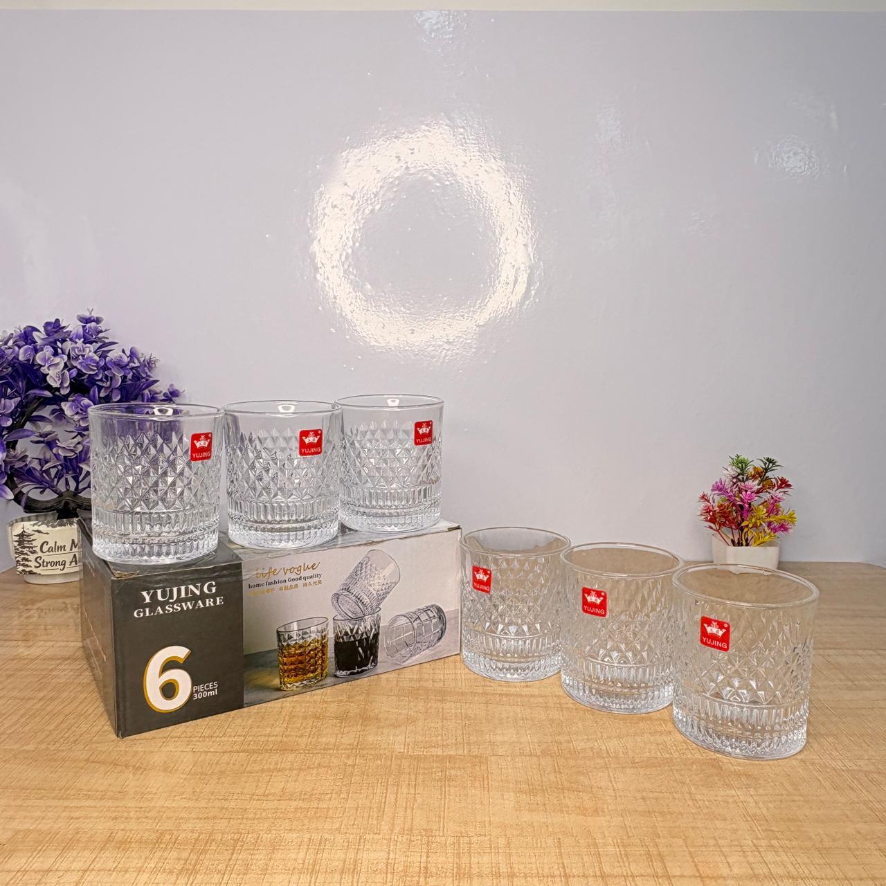 AM7736 MODERN CRYSTAL GLASS RIBBED VASE FOR ELEGANT TABLETOP FLOWER DECOR AND HOME ACCENTS