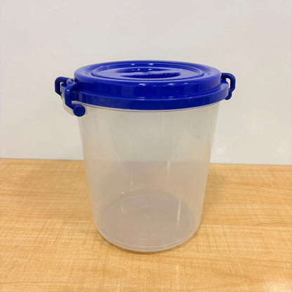 A06558 Round Lock & Lock Plain Plastic Container with Lid - 7500ml