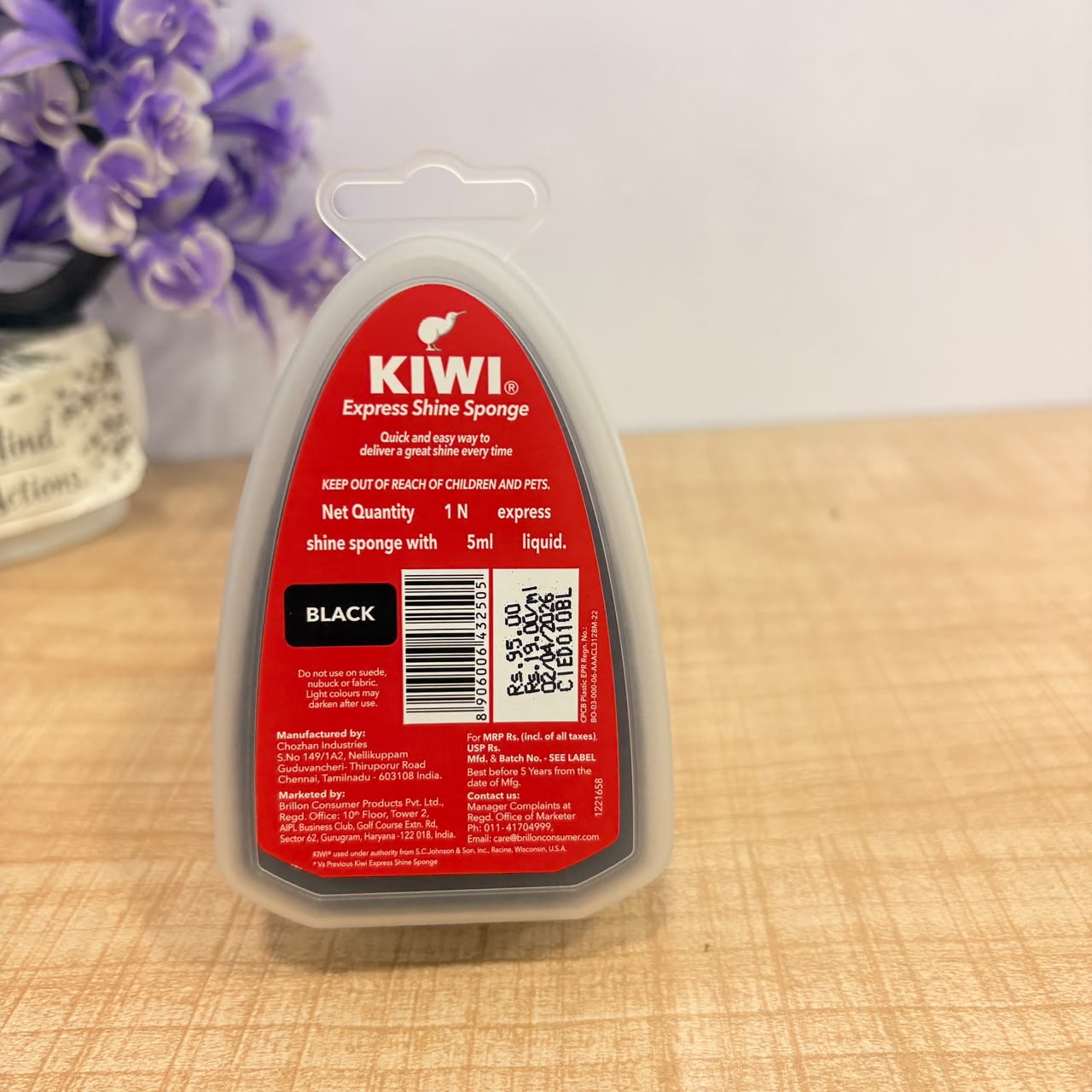 A06622 KIWI Black Express Shine Sponge – Instant Shoe Polish & Shine (5ml)