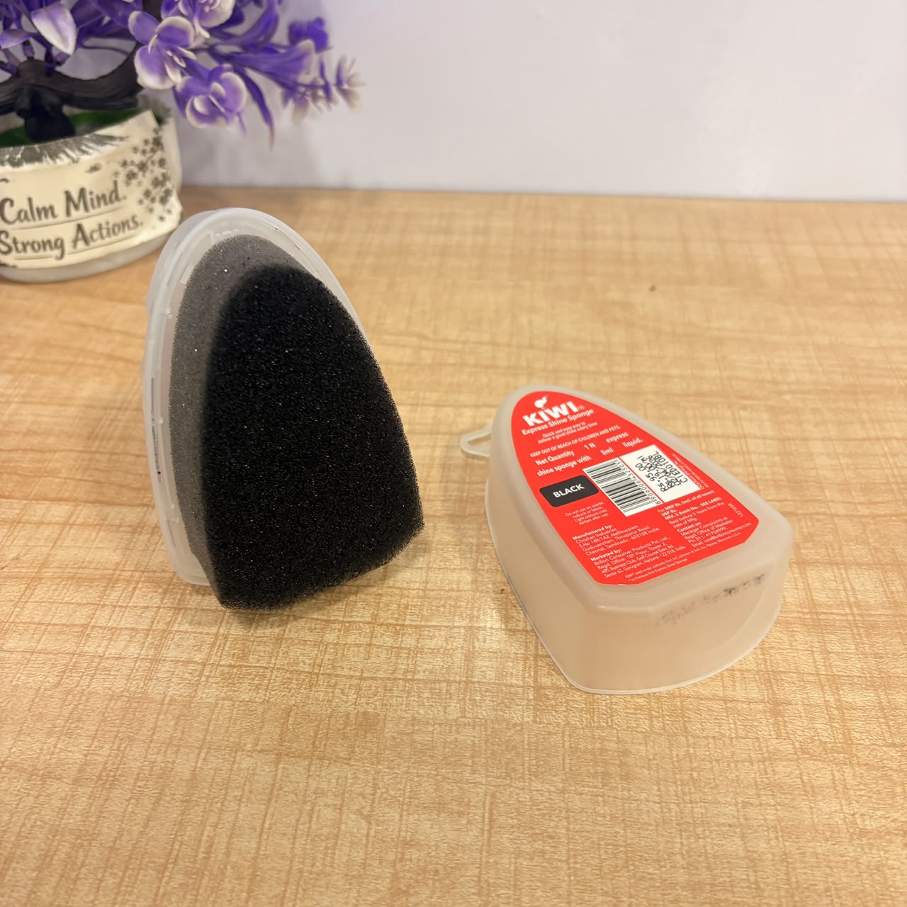 A06622 KIWI Black Express Shine Sponge – Instant Shoe Polish & Shine (5ml)