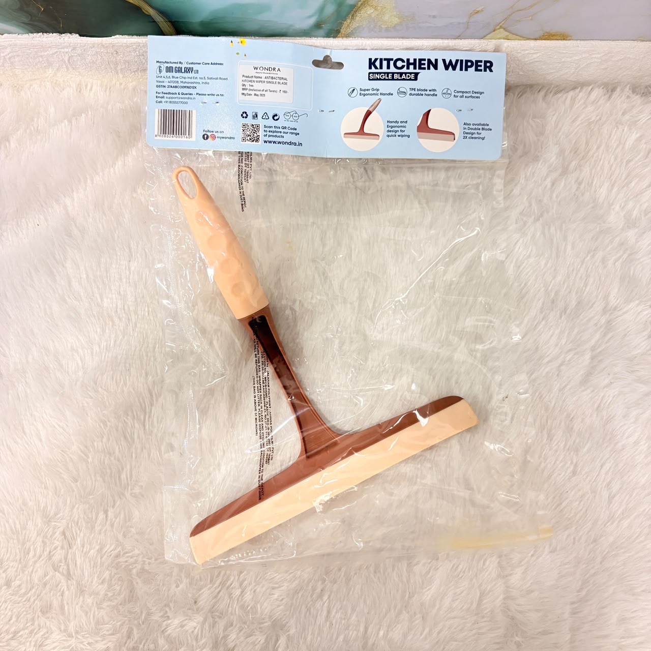 A06672 Wondra Antibacterial Kitchen Wiper - Single Blade with Ergonomic Handle