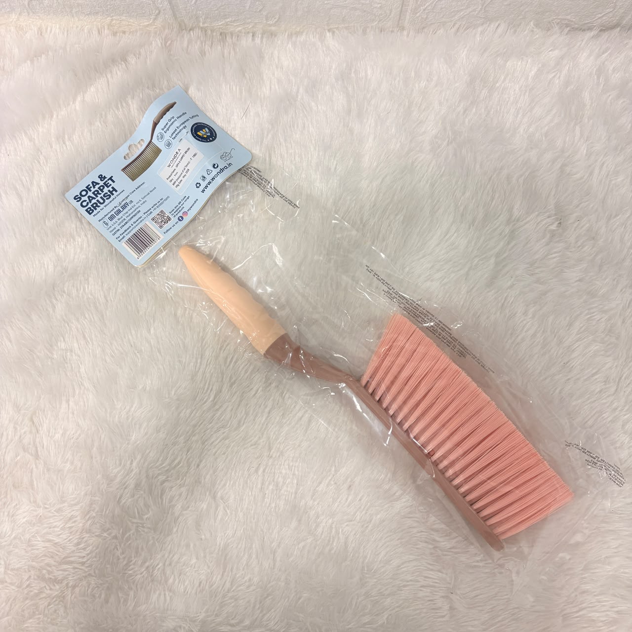 A06677 Wondra Sofa & Carpet Dusting Brush