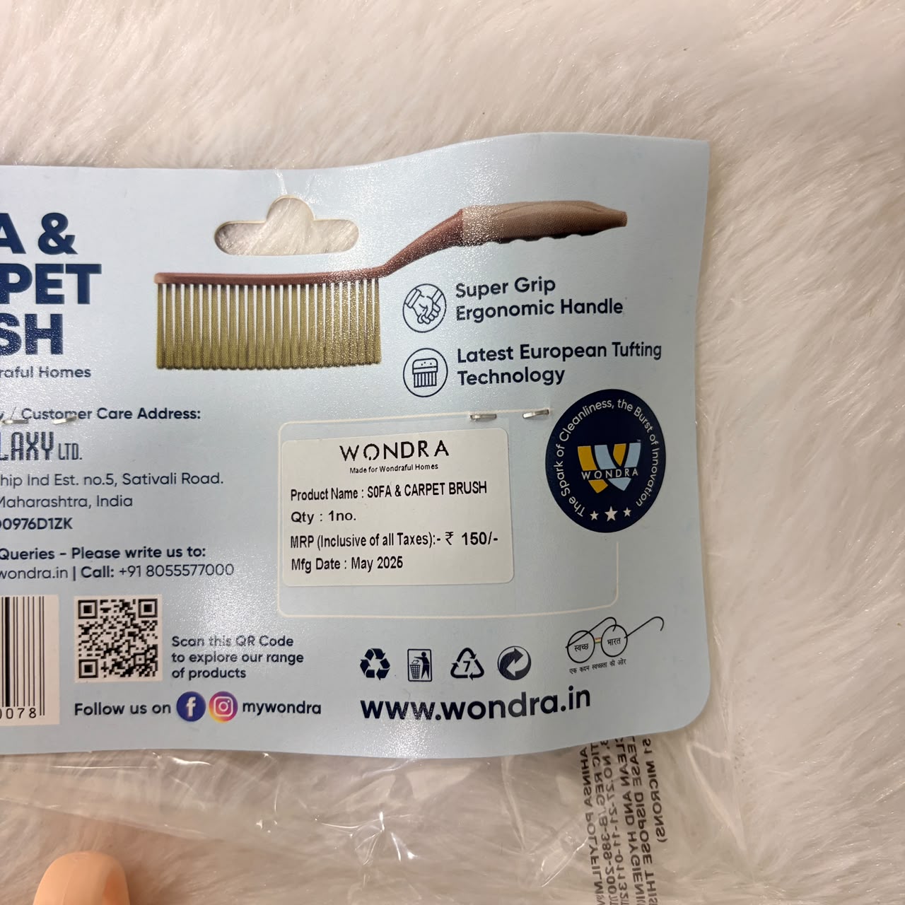 A06677 Wondra Sofa & Carpet Dusting Brush