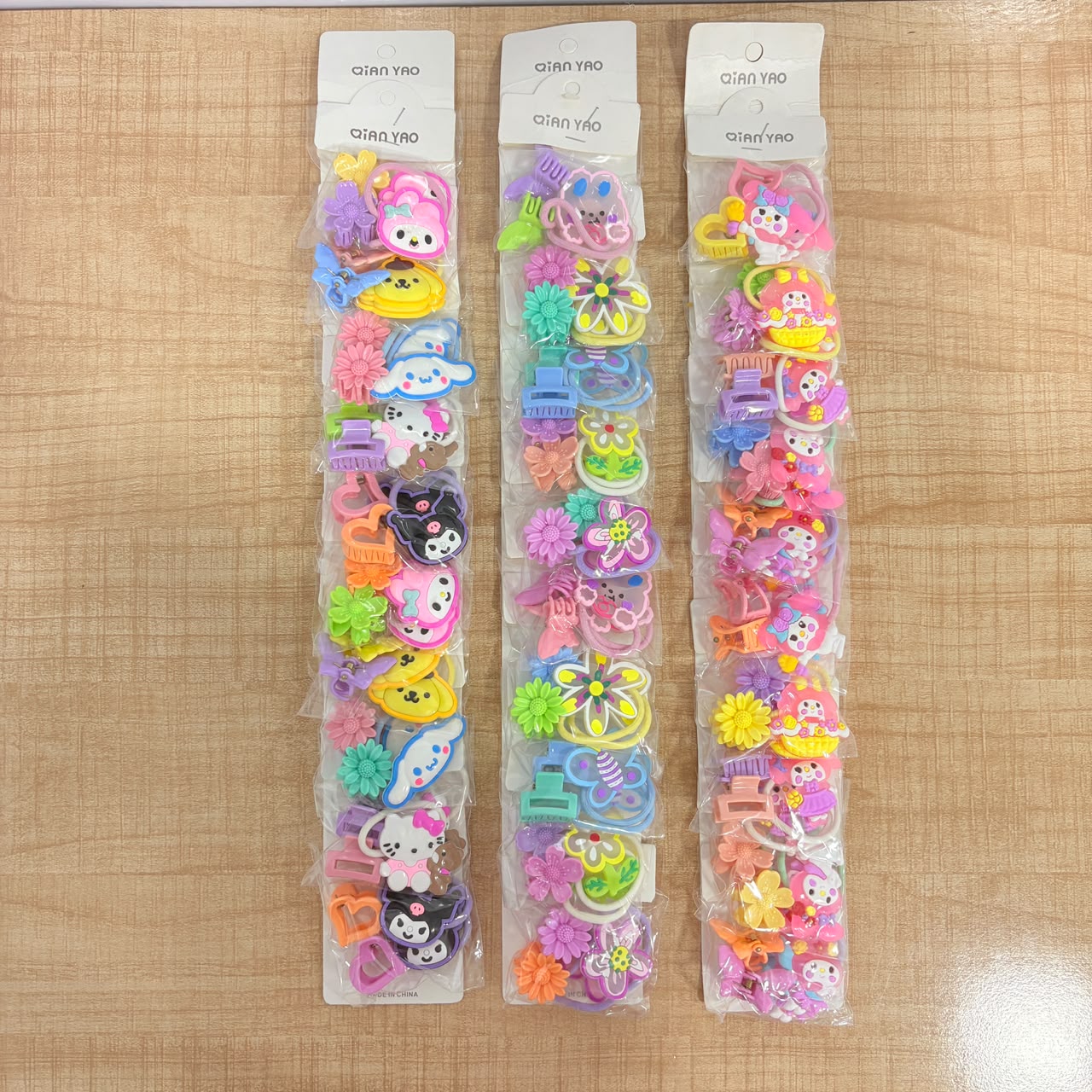A06714 Cute Cartoon Hair Accessory Set – Mini Claw Clips & Elastic Hair Rubber Bands for Girls (4-Piece Pack)