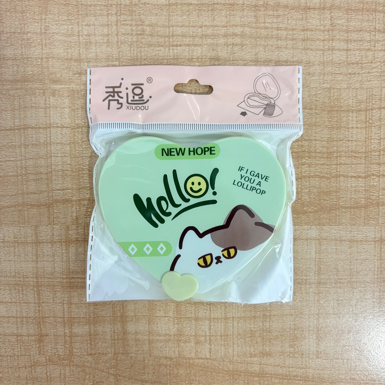 A06715 Cute Heart-Shaped Folding Pocket Mirror with Removable Hair Comb