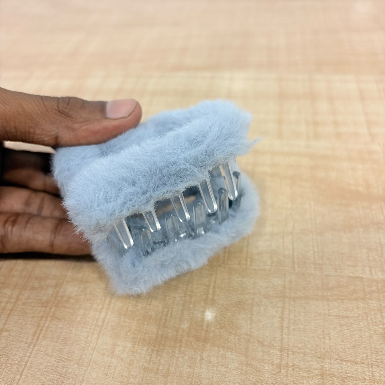 A06716 Plush Furry Hair Claw Clips – Soft Faux Fur Hair Catch Jaw Clips for Women & Girls