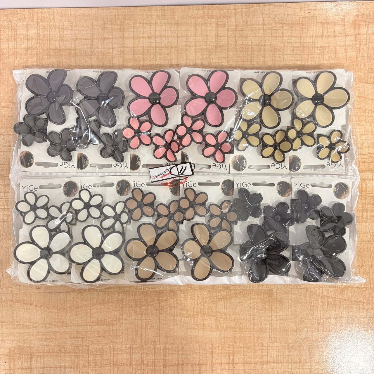 A06717 Floral Matte Hair Claw Clip Set (3-Piece Pack) – Korean Style Matte Daisy Hair Accessories