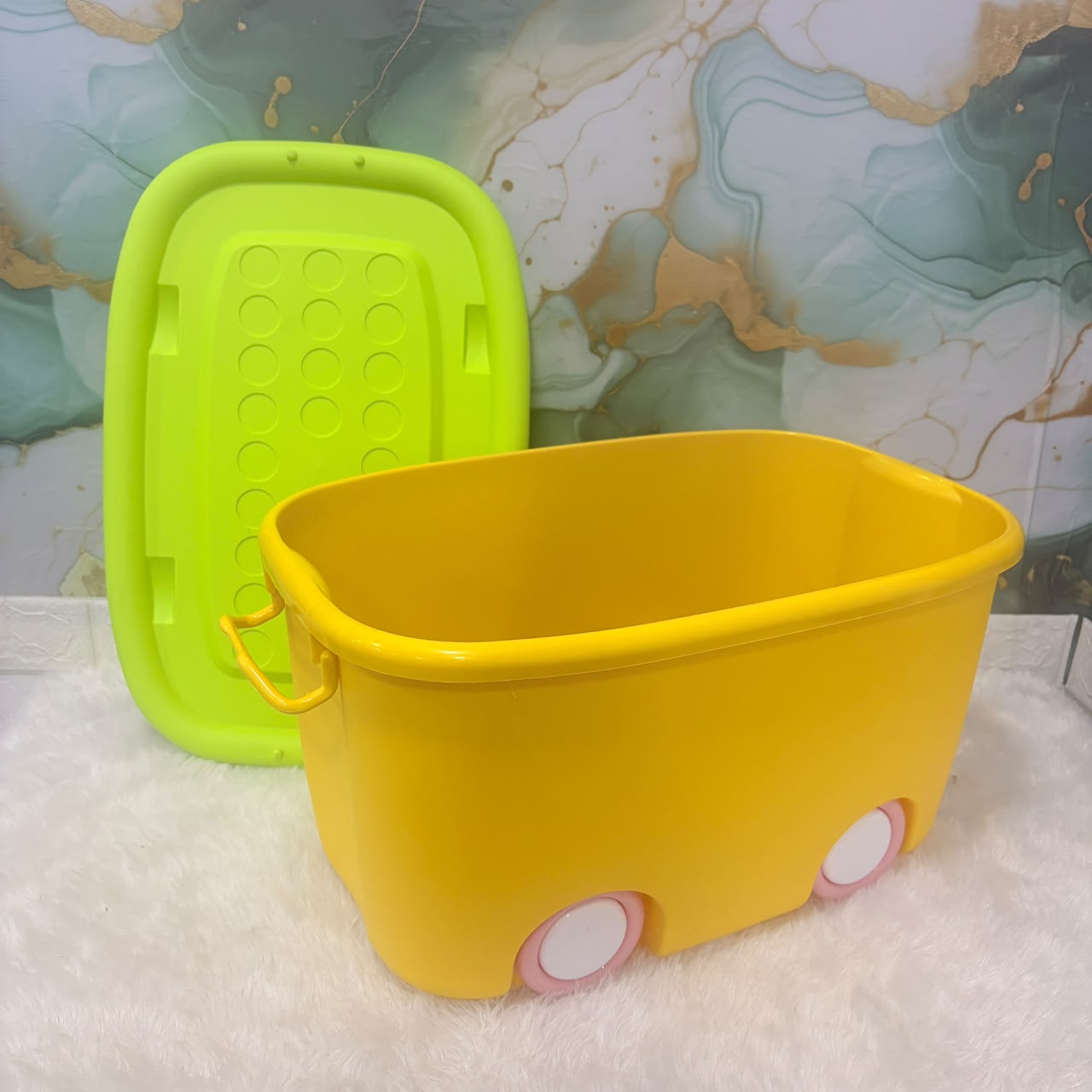 A06743 Kids Plastic Toy Storage Box with Lid & Rolling Wheels (Multicolor)