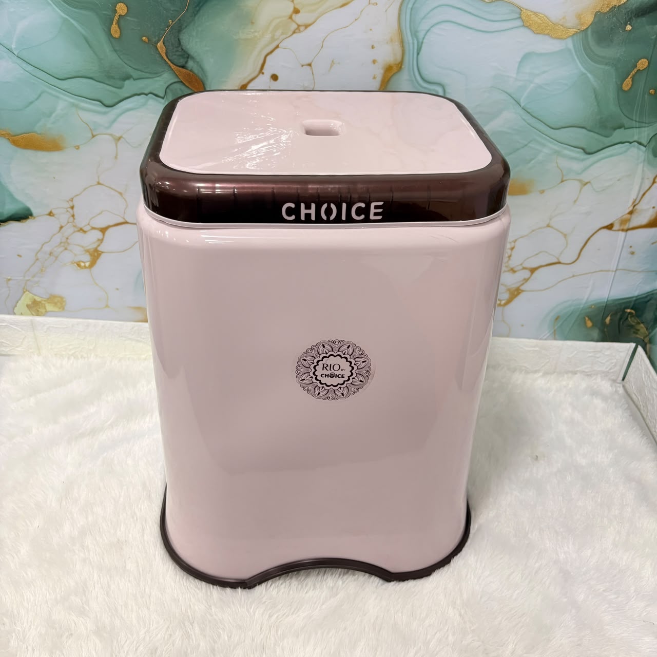 A06745 Choice Rio Plastic Bathroom Stool (18 Inch)