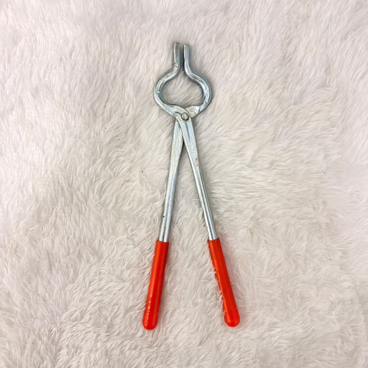 A06778 Heavy Duty Silver Kitchen Pakkad (Sandasi) with PVC Coated Red Handles (250g)