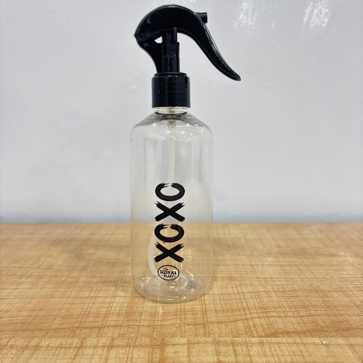 A07000 XOXO Refillable Water Spray Bottle for Hair Styling & Salon Use
