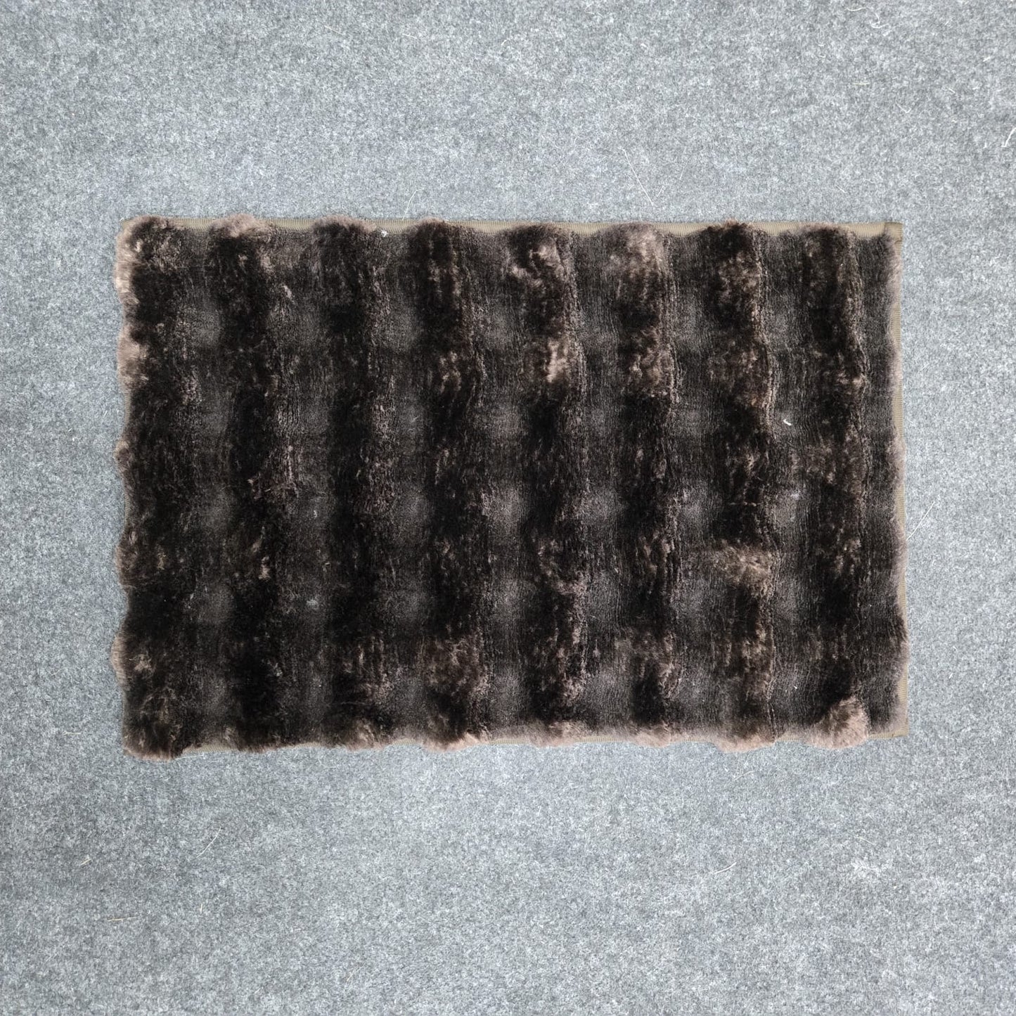 AM7080 Mix Pattern Bubble Print Soft Rippled Faux Fur Accent Doormate - 16x24in