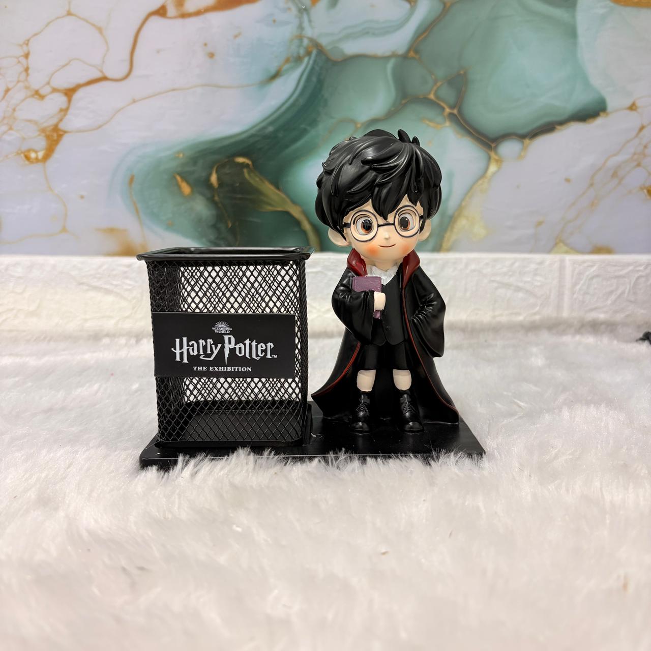 AM7454 Harry Potter and Spider-Man Themed Desktop Pen Stand with Character Figurines