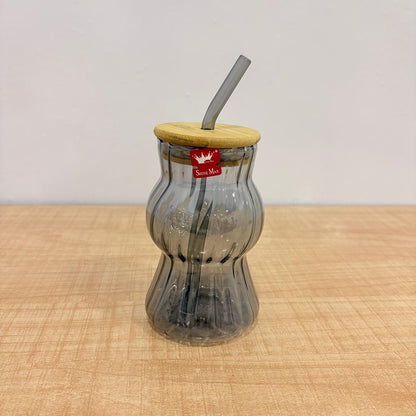 AM7782 GREY RIDGED BOROSILICATE GLASS TUMBLER WITH NATURAL BAMBOO LID AND MATCHING GLASS STRAW