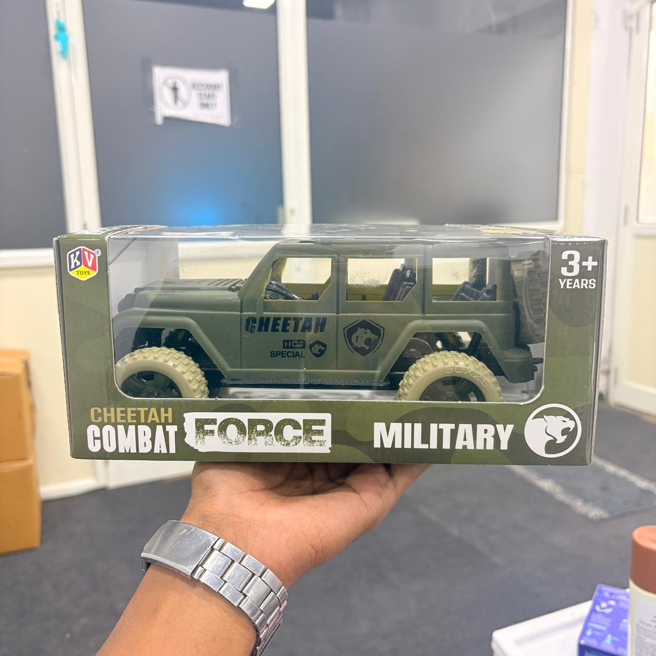 A06486 Cheetah Combat Force Military Friction Powered Toy Jeep