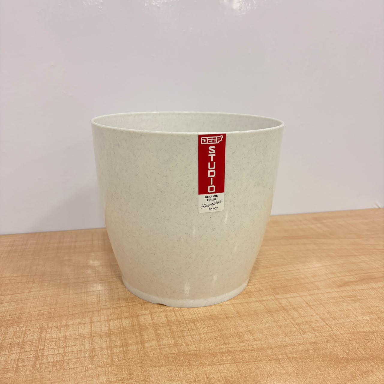 A06538 8-Inch Premium White Plastic Planter Pot (Pack of 1)