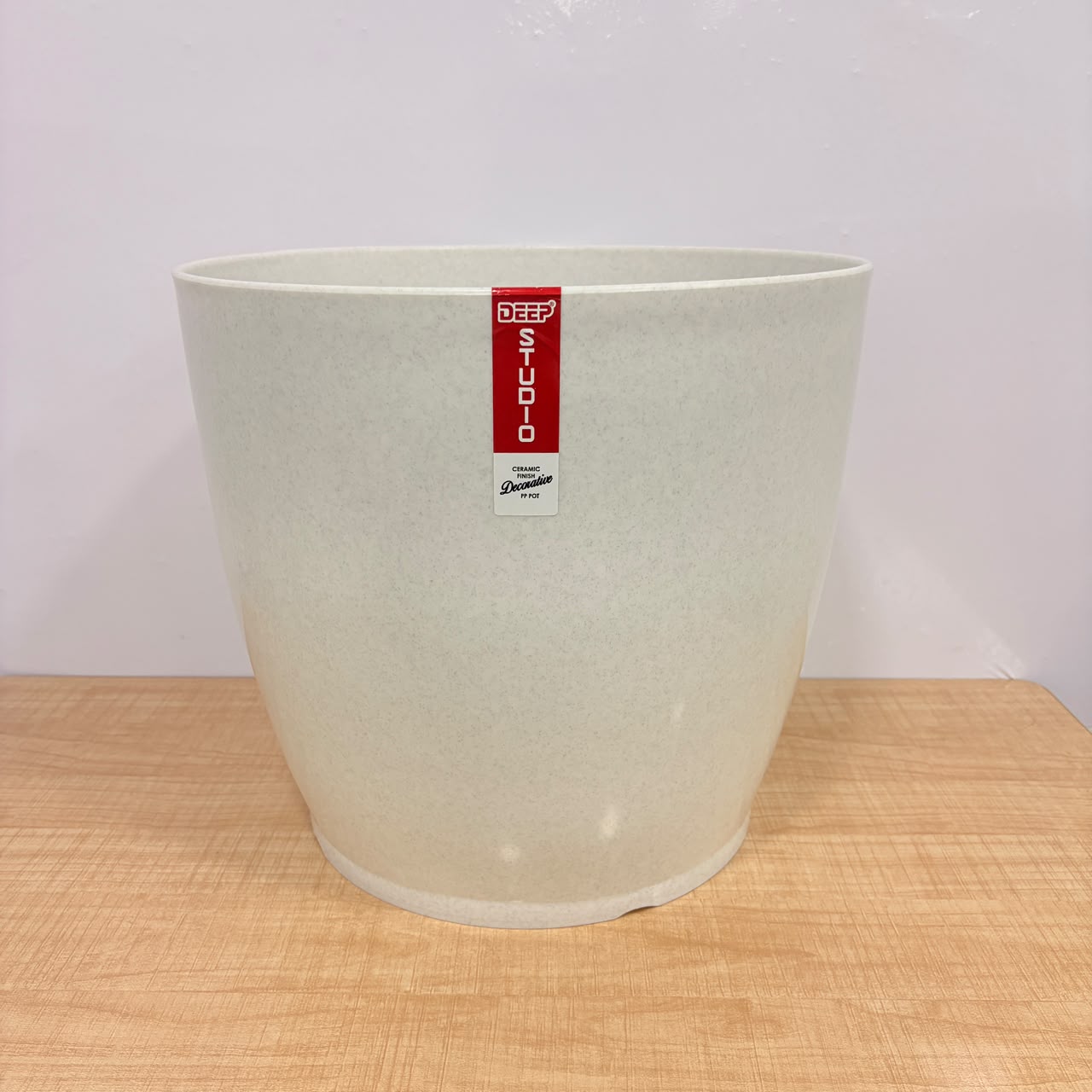 A06542 16-Inch Premium White Plastic Planter Pot (Pack of 1)