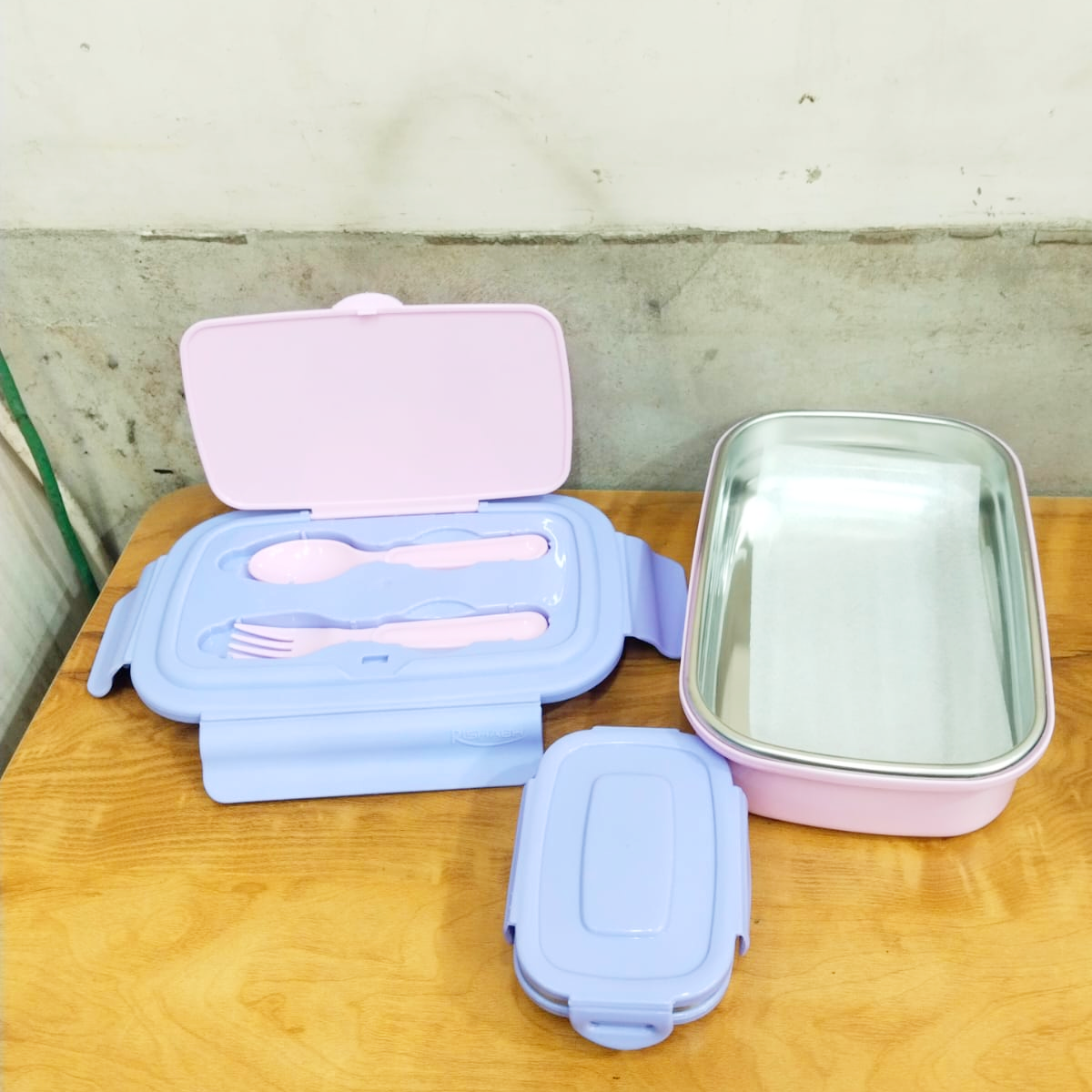 AM0641 Rishabh Flip Style DLX lunch box