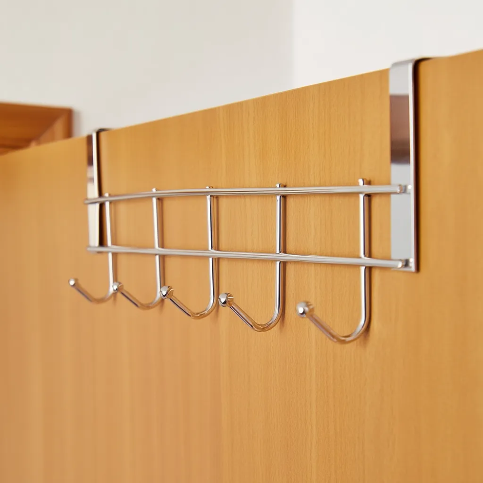 AM6869 Heavy Duty 5-Hook Over-the-Door Hanger –Chrome Finish Space